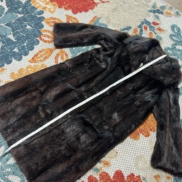 Elegant Dark Brown Mink Coat Huge Collar - Picture 14 of 15